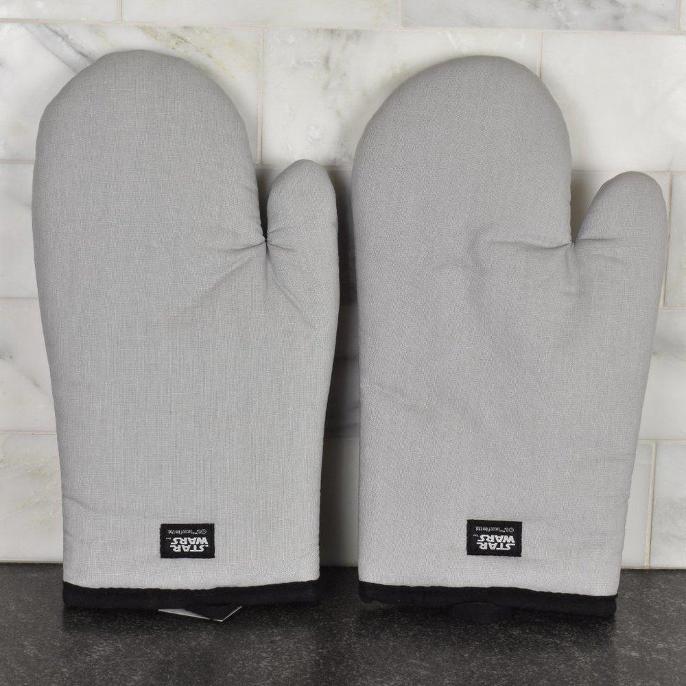 Star Wars Darth Vader Beware the Dark Side (On Your Cookies) Oven Mitts-Set of 2 - Picture 2 of 2